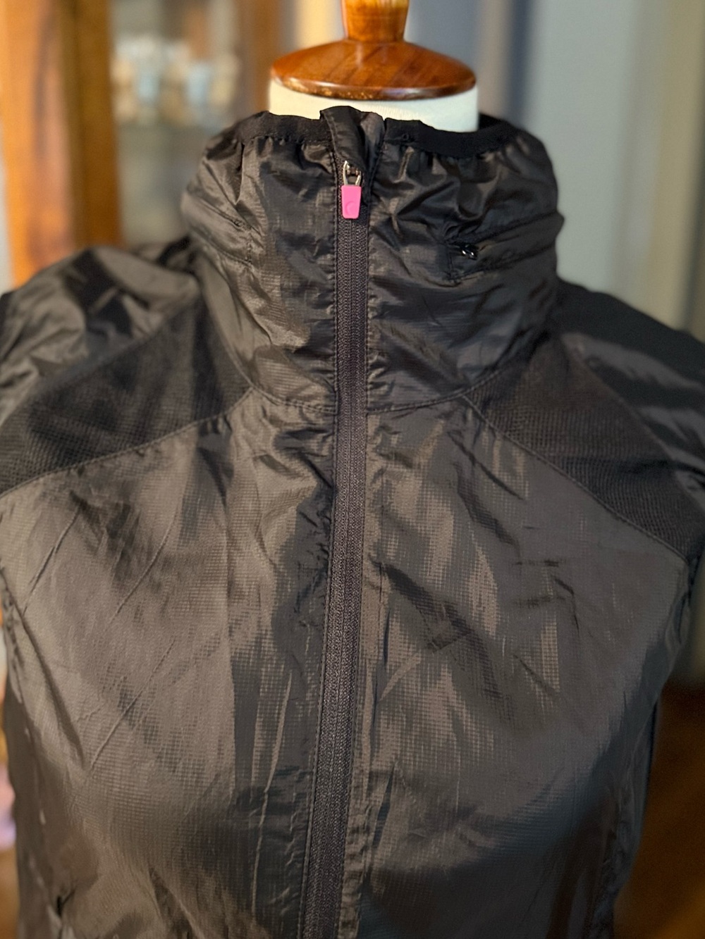 Zyia Active Women's Black Trainer Hooded Vest Windbreaker Packable - Picture 8 of 14
